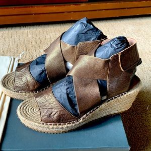 Eileen Fisher willow sandals: bronze leather